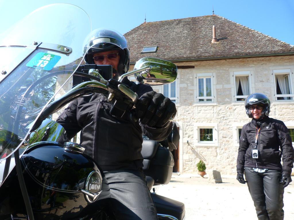 לינה וארוחת בוקר Les Avenières Domaine Du Manoir מראה חיצוני תמונה