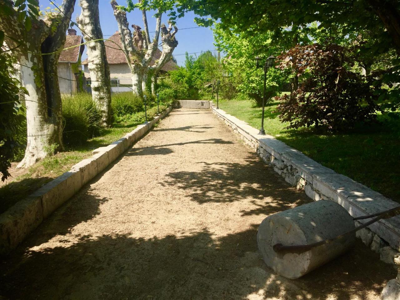 לינה וארוחת בוקר Les Avenières Domaine Du Manoir מראה חיצוני תמונה