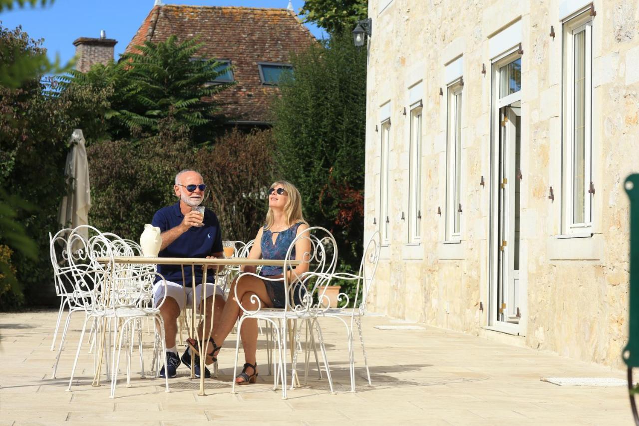 לינה וארוחת בוקר Les Avenières Domaine Du Manoir מראה חיצוני תמונה